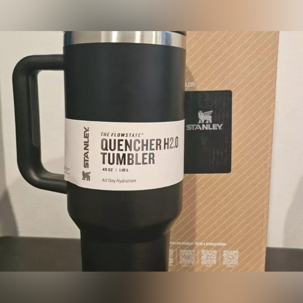 Stanley Black FlowState Tumbler